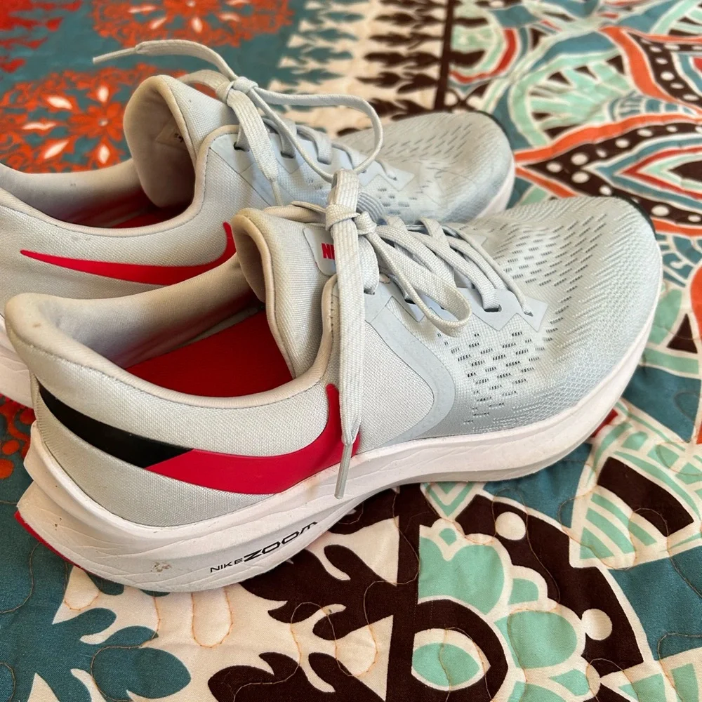 Women’s Nike Air Zoom Winflo 6, Half Blue, Size 8, Discontinued - Picture 2 of 6